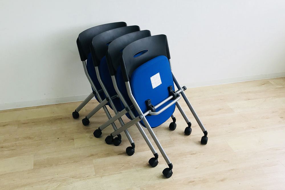 パイプ椅子 4脚セットミーティングチェア 中古 井上 | 中古オフィス家具専門店のオフィスアイデア
